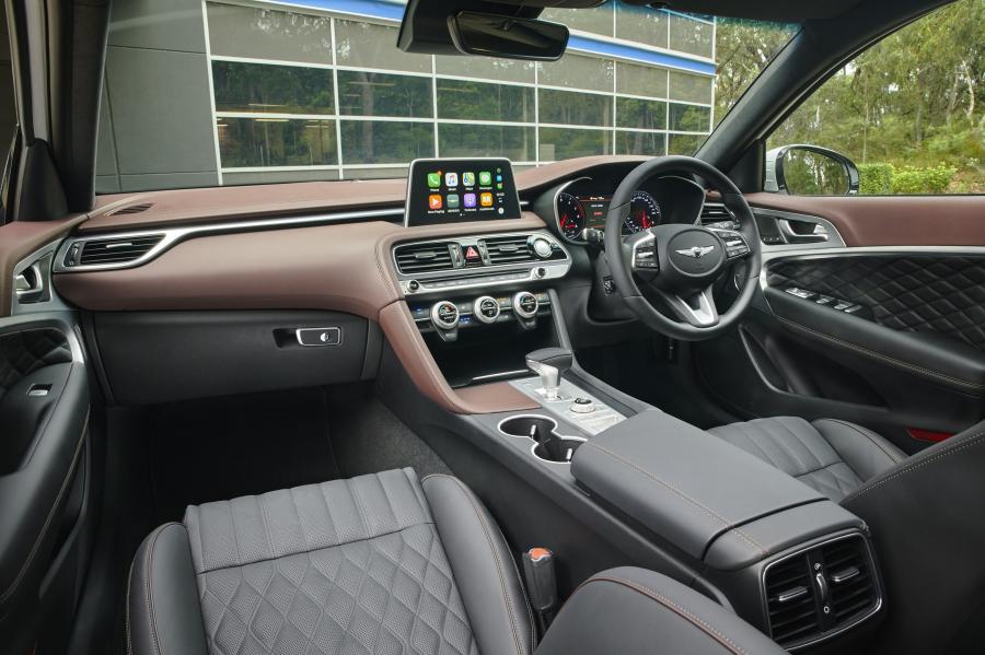 Торпедо Genesis G70 2.0T 2019 года  (AU) (фото 5 из 8)